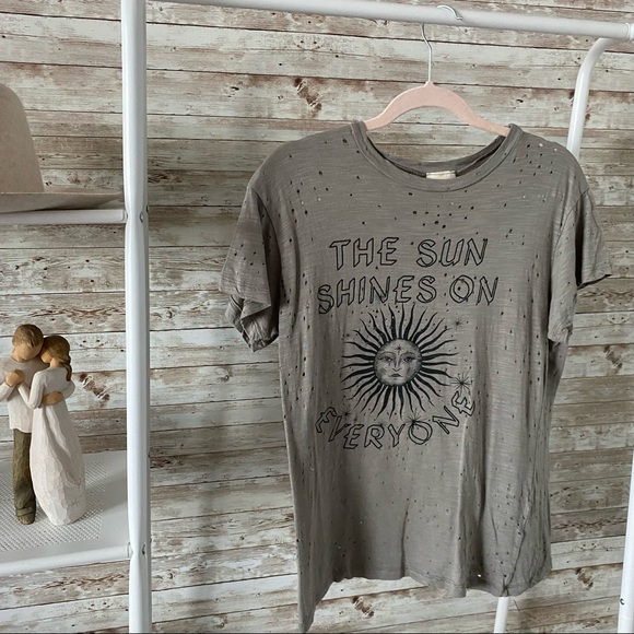 Distressed Sun Graphic Tee | Dirtee Laundry | Med - Picture 5 of 7